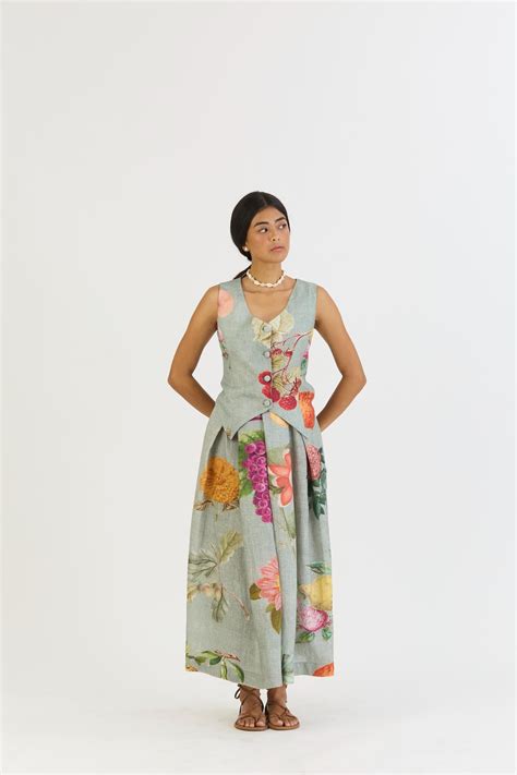 Juniper Waistcoat And Box Pleat Skirt – Shuffling Suitcases