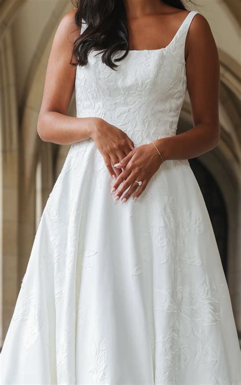Modest Floral Lace A-line Wedding Dress with Pockets