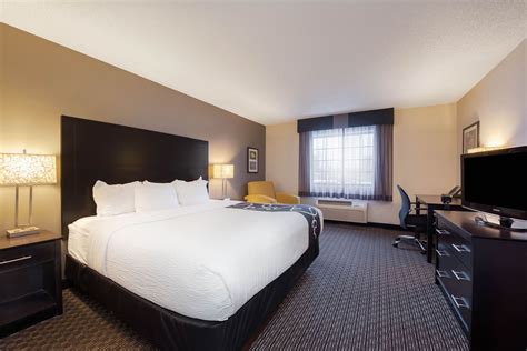 La Quinta Inn & Suites by Wyndham Cleveland Macedonia | Macedonia, OH Hotels