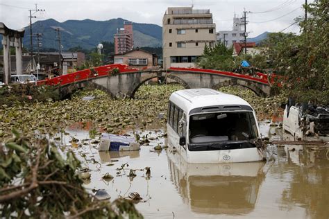 绣湖旅馆：第二夜的目标锁定，被自己魔术害死的兔子先生 【学长很正经】 - YouTube