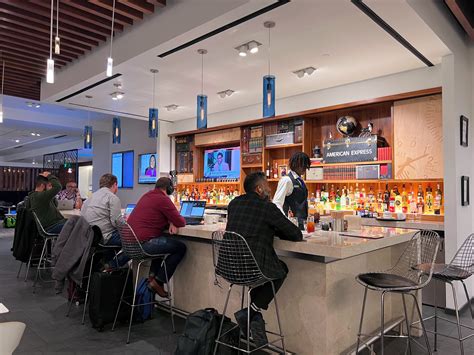 Houston (IAH) Amex Centurion Lounge - Location, Hours [2026]