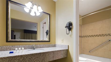 BEST WESTERN GREEN TREE INN (Clarksville) - Hotel Reviews, Photos, Rate ...