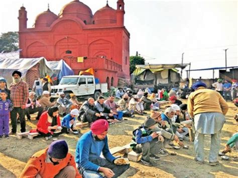 Muslims Open Doors Of Mughal Era Mosque To Let Sikhs Prepare And Serve ...
