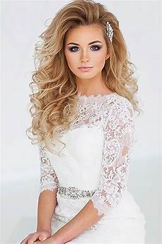 Wavy Wedding Hair by Curly Wedding Hairstyles From Playful To Chic Bridal Wavy Wedding Hair