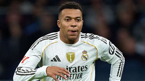 Huge Kylian Mbappe injury scare for Real Madrid as star striker misses ...