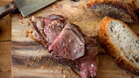 A Roast Beef Sandwich the Way the Deli Makes It - The New York Times