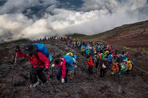 Why hundreds of thousands climb Mount Fuji every year | National Geographic