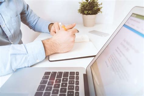 How to Use Summery vs. Summary: What's the Difference?