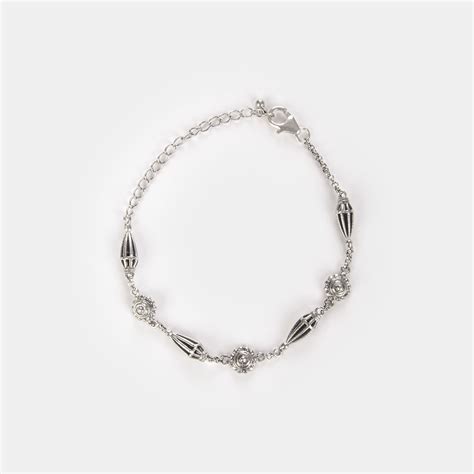 Buy Shaya by CaratLane Champakali Inspired Chain Bracelet Online