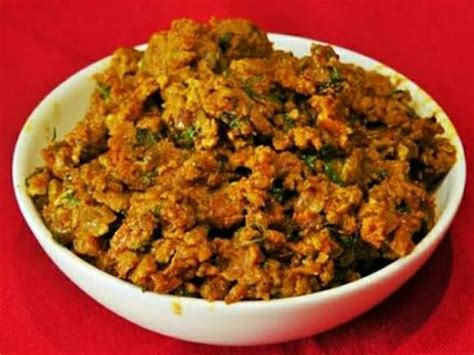 Head To Cafe Yezdan On Dastur Meher Road For Delish Egg Bhurji, Bun ...