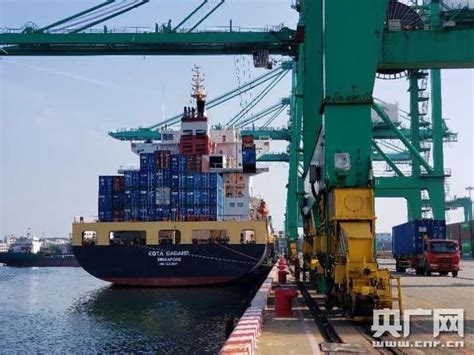 汕头广澳港开通“内外贸同船”集装箱班轮航线
