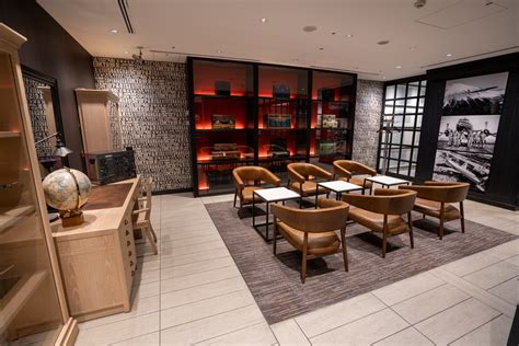 Head-to-Head: ANA First Class vs. Japan Airlines First Class | Prince ...