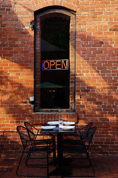 Window Open Sign 的图像结果