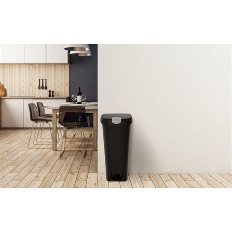 Hefty 12 Gallon Trash Can, Plastic Lockable Slim Step On Kitchen Trash ...