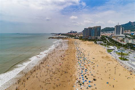 航拍青岛石老人海水浴场的夏天高清图片下载-正版图片501637211-摄图网