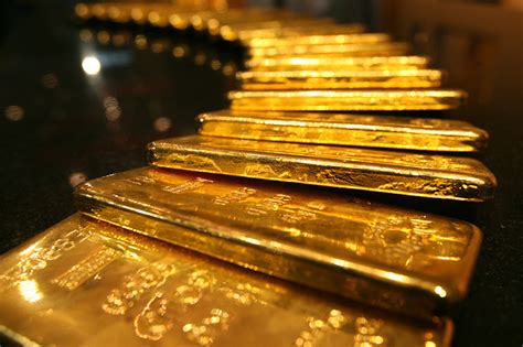 Gold Holds Steady as Fed Signals Dovish Rate Cut and Policy Flexibility ...
