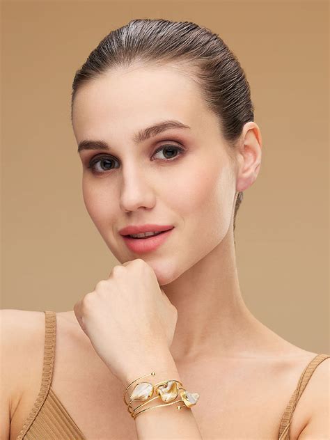 Gold-Plated Mother Of Pearls Cuff Bracelet – ASMITTA Jewellery
