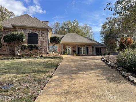 260 Oak Park Drive, Madison, MS 39110