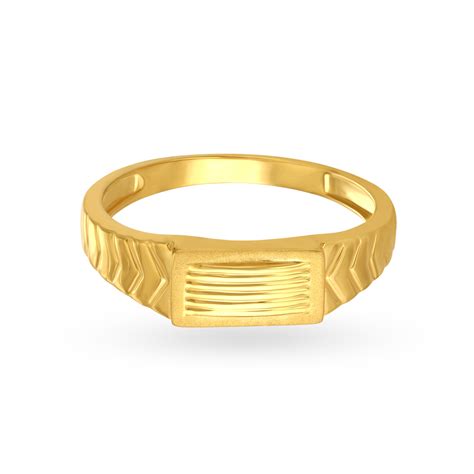 Graceful Alluring Gold Ring