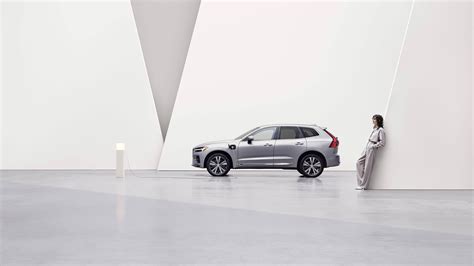 2025 Volvo XC60 Luxury SUV | Volvo Cars Ontario