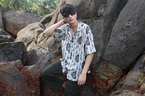 Khajuraho White Oversize Shirt For Men – QB - QUINTESSENTIAL BASICS