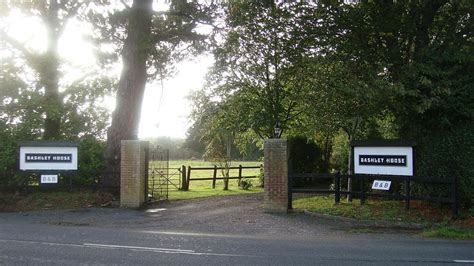 BASHLEY HOUSE (New Milton, Hampshire) - Guesthouse Reviews & Photos ...