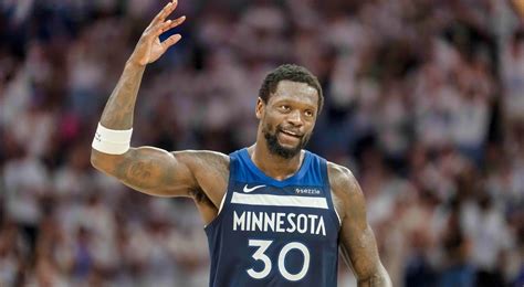 Julius Randle Avoids Clear Answer On Contacting Former Knicks Teammates