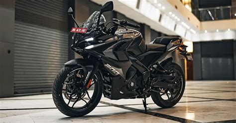 Bajaj Pulsar RS200 Review: Captivating Entry-Level Sports Bike