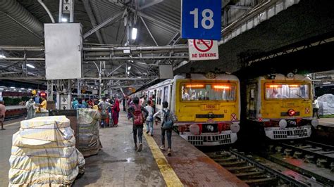Sealdah Train Cancel News: সরস্বতী পুজোয় শিয়ালদায় ১০০-র বেশি ট্রেন ...