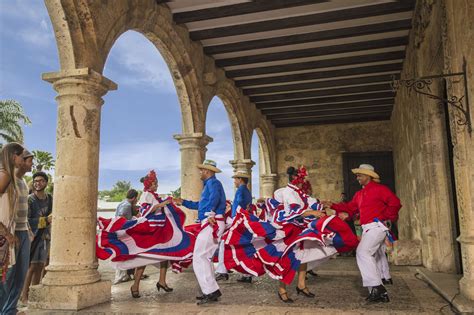 Dancing and culture are two things that come to life in Santo Domingo ...