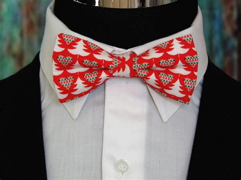 Christmas Bowtie – Mens or Boys Red Christmas Tree Bow Tie.