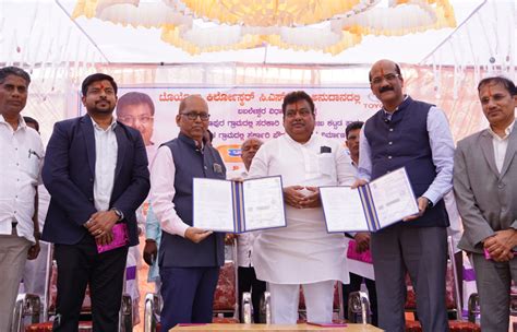 Toyota Kirloskar Motor Signs MoU with B.L.D.E.A's V.P. Dr.P.G.Halakatti ...