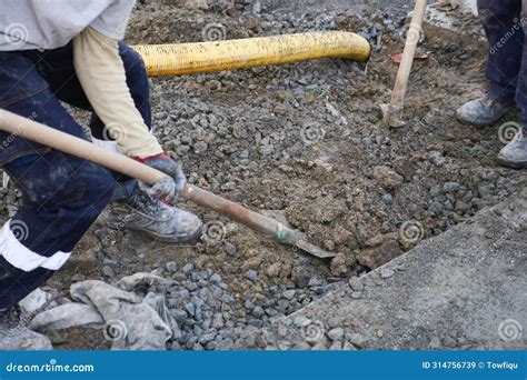 Dig Hole 的图像结果