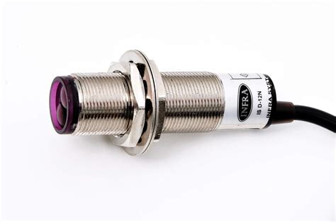 Diffuse Scan Sensors - PNP NO+NC 4 WIRE DC 100 MM : Amazon.in ...