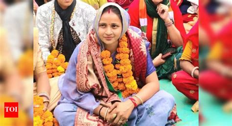 Cops extorting money from drivers outside my house, says MP Sanjana ...