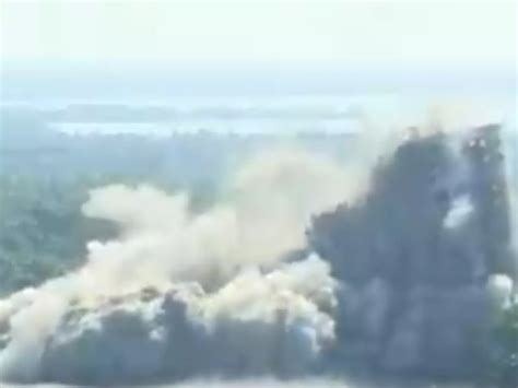 Viral Video: Lakeside Apartments In Kochi Imploded Down Within Seconds ...