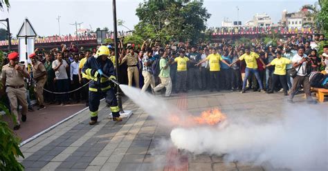 India-Pakistan conflict: How to keep yourself safe and informed