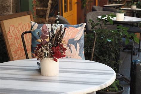 Outdoor Cafe 的图像结果