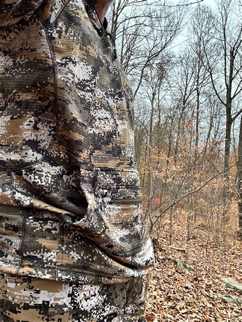 Solid Colors vs. Camo: Which is Better for Deer Hunting?