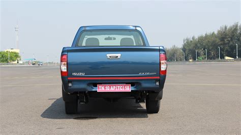 Isuzu-Dmax-2014 Compare Car Photos - Overdrive