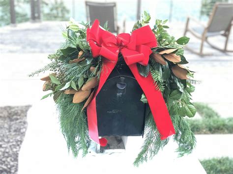 Mailbox Decorations Assembly Party-Home of Virginia Koebley, 23 W ...