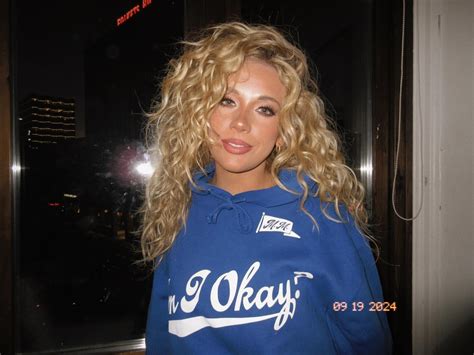 Megan Moroney Height: Find Out Her Height - Perfectley