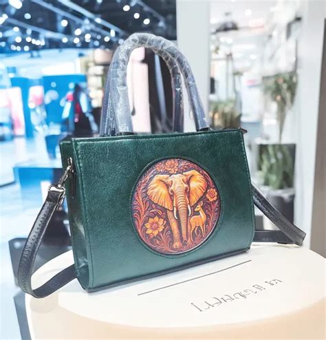 Balenchy Green 𝐕𝐞𝐠𝐚𝐧 𝐋𝐞𝐚𝐭𝐡𝐞𝐫 Satchel For Women Casual 𝐄𝐦𝐛𝐨𝐬𝐬𝐞𝐝 Shoulder ...