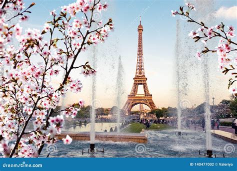 Spring in Paris editorial photography. Image of eiffel - 140477002