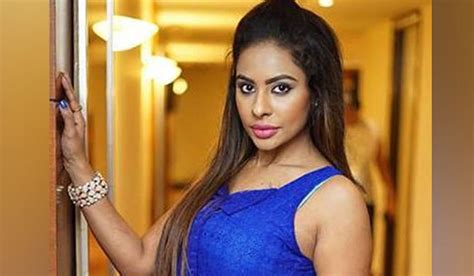 Sri Reddy takes a dig at Keerthy Suresh in Facebook post- The Week