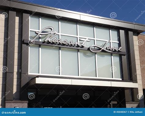 Pheasant Lane Mall in Nashua, New Hampshire Editorial Photography ...
