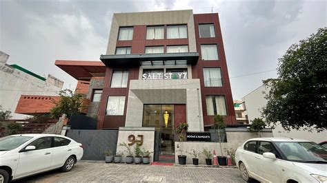 SALTSTAYZ LE ICON - CYBER HUB (Gurugram (Gurgaon)) - Hotel Reviews ...