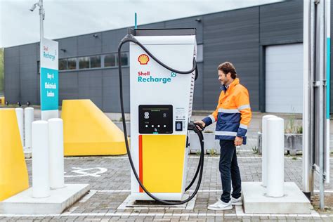 Shell launches EV charging network for heavy-duty fleets - electrive.com