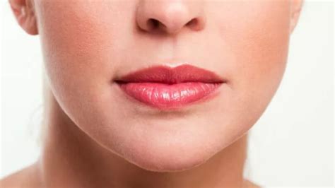 Upper Lips Hair Removal: अपर लिप्स के बाल से पाना चाहती हैं छुटकारा, तो ...