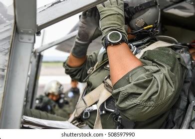 Fighter Pilot Cockpit 的图像结果